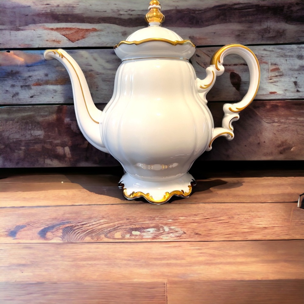 Brighton by Hutschenreuther Teapot.  Made in Germany